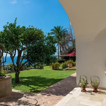 Donna Michelle - Private Pool & Faraglioni View فيلة كابري